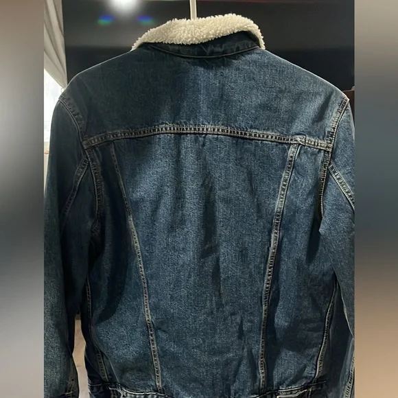 Levi's Blue Jean Jacket with Cream Sherpa Lining - Picture 2 of 2